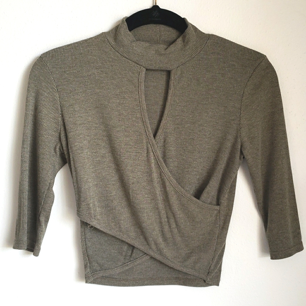 Dark green crop top with half sleeves